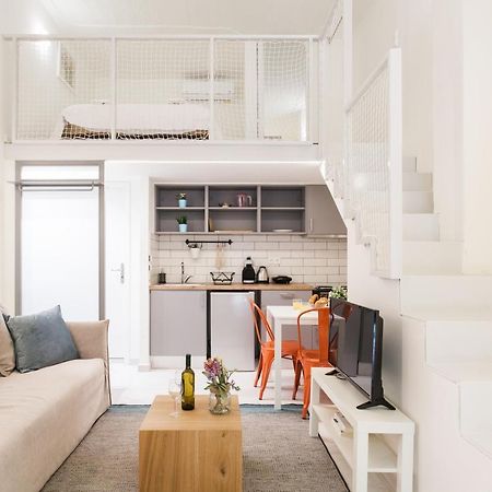 Relax In This Funky Loft Next To Metro! Афины Экстерьер фото
